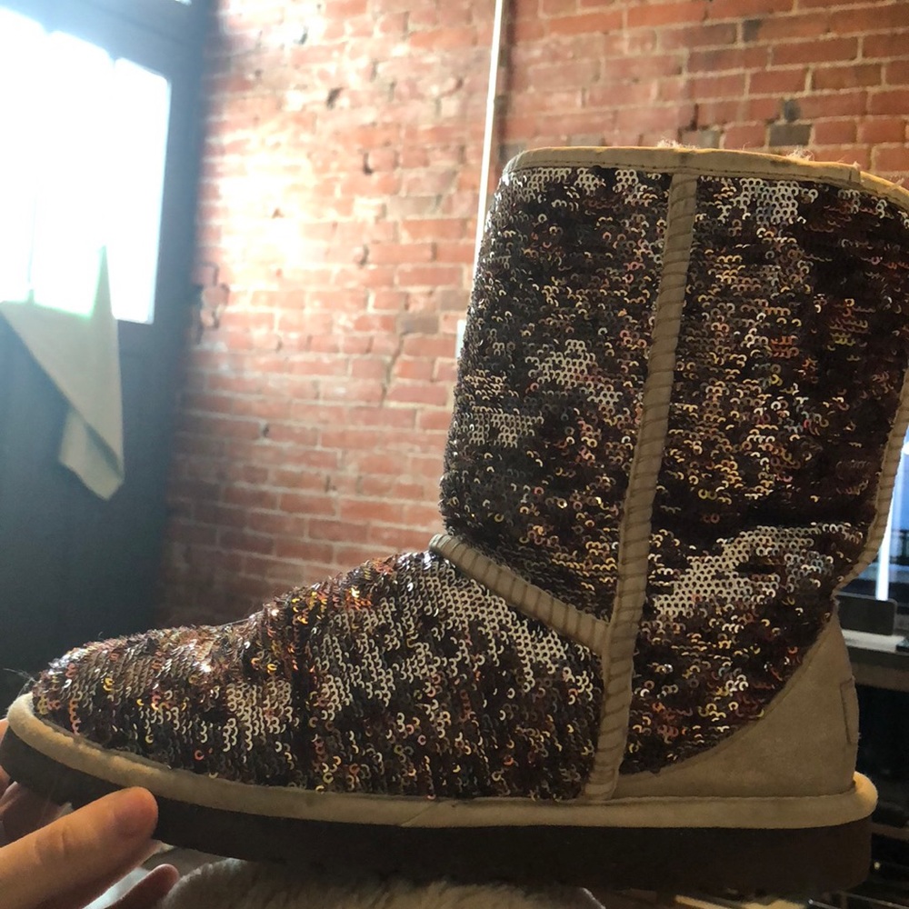 Size 7 uggs